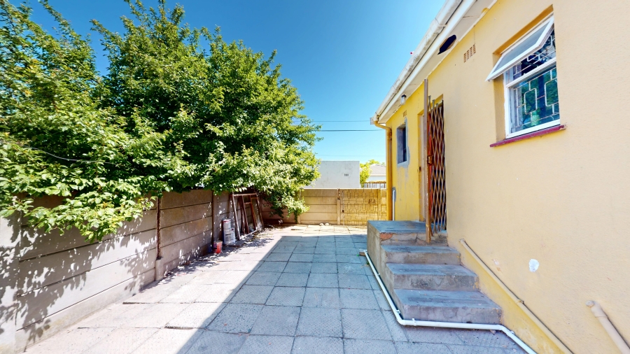 9 Bedroom Property for Sale in Firgrove Western Cape